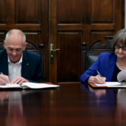 Universidad de Chile y CNRS consolidan colaboración en materia de astronomía y matemáticas